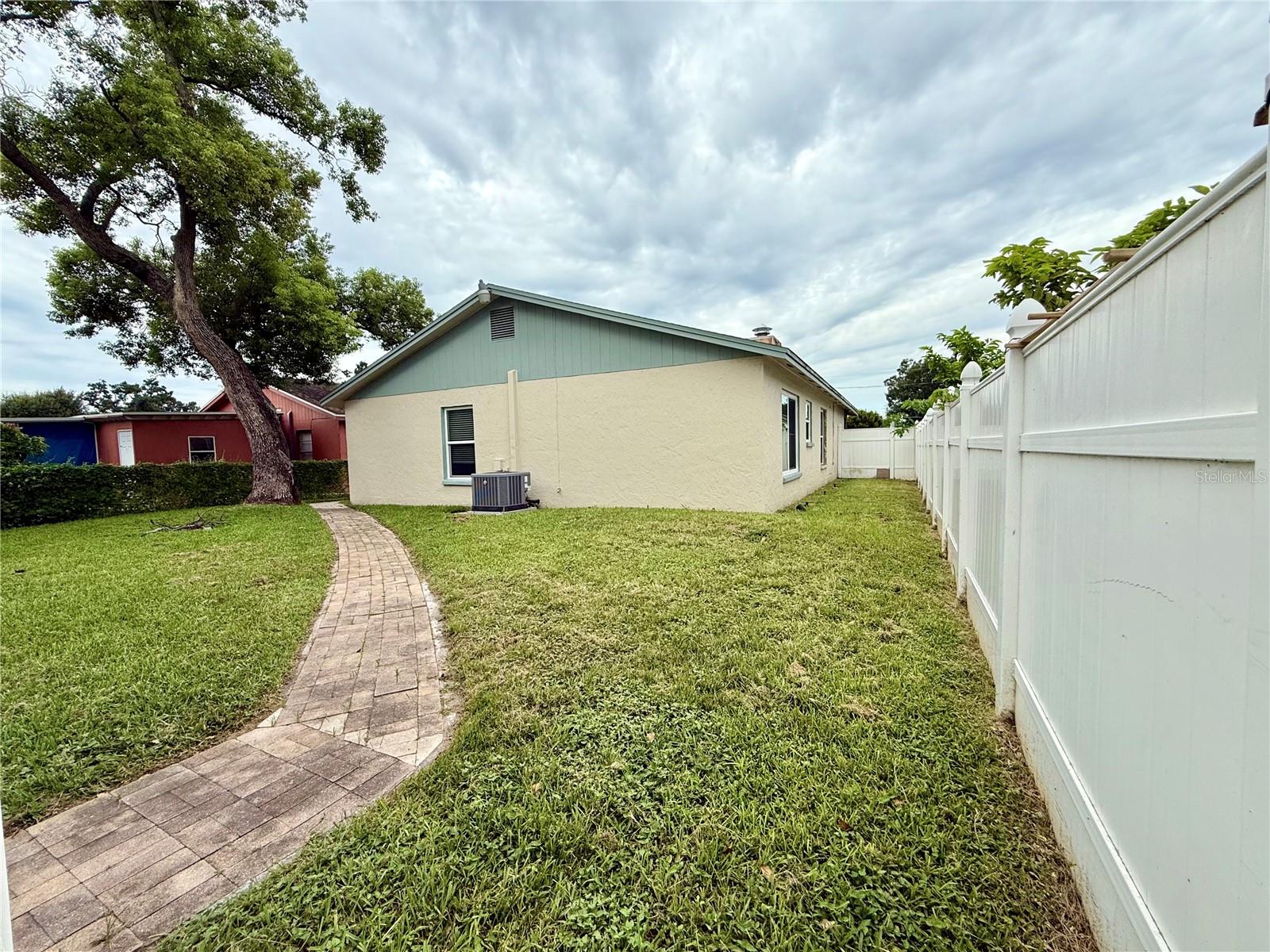 7523 BLOSSOM AVE — photo 33