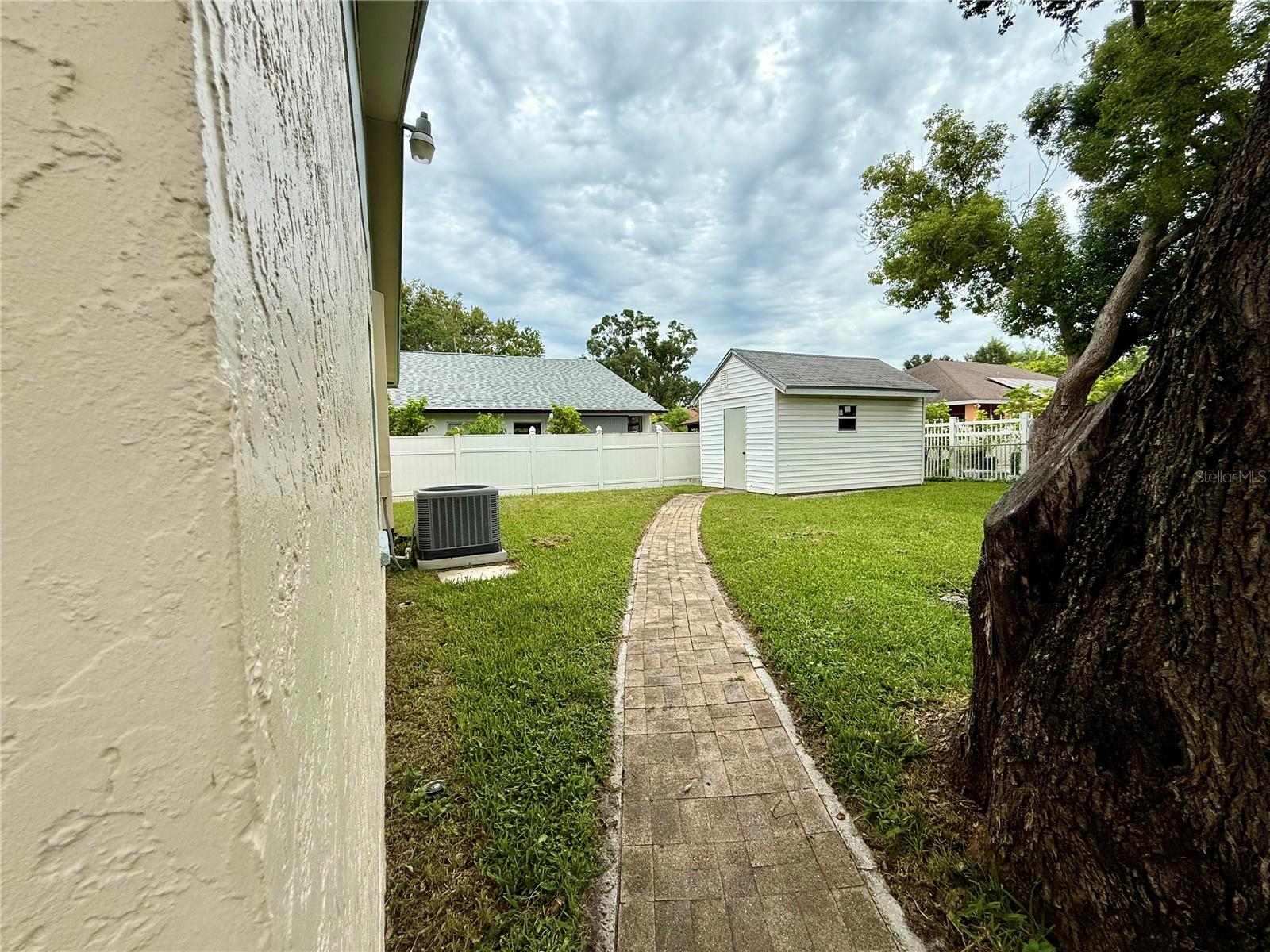 7523 BLOSSOM AVE — photo 31