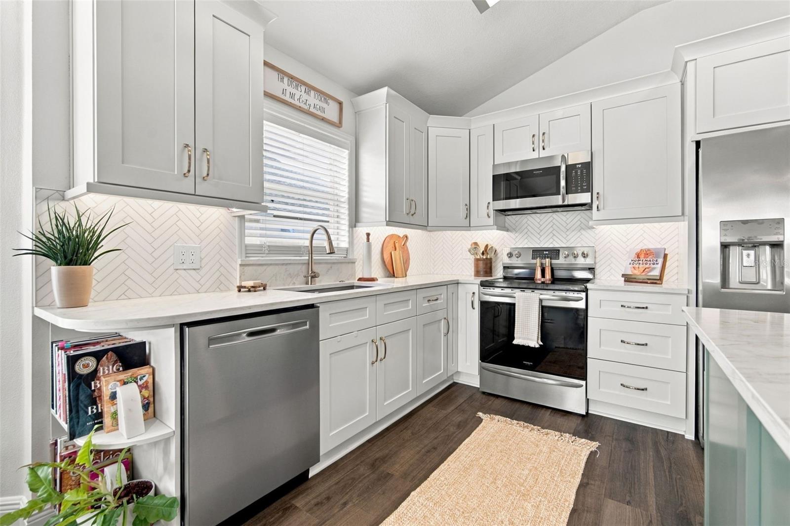 8335 CANTERBURY LAKE BLVD — photo 30