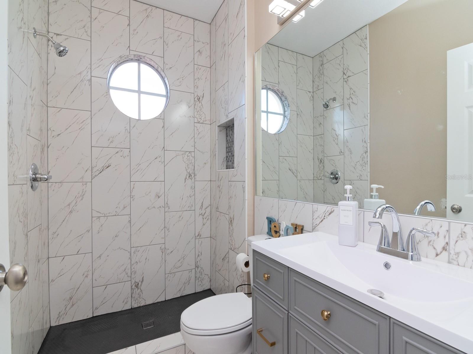 5011 SANDY BROOK CIR — photo 57