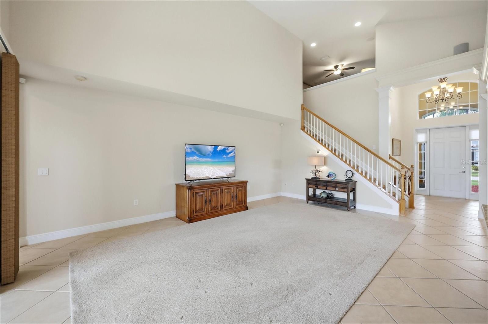23901 WAVERLY CIR — photo 16