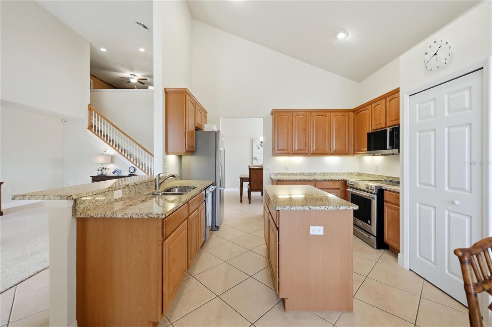 23901 WAVERLY CIR — photo 21
