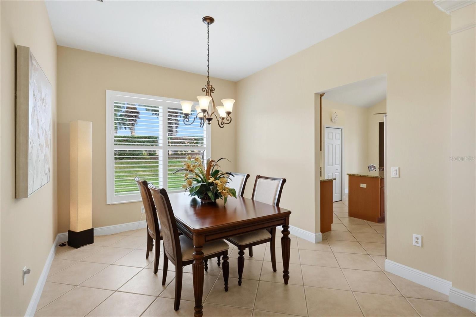 23901 WAVERLY CIR — photo 17