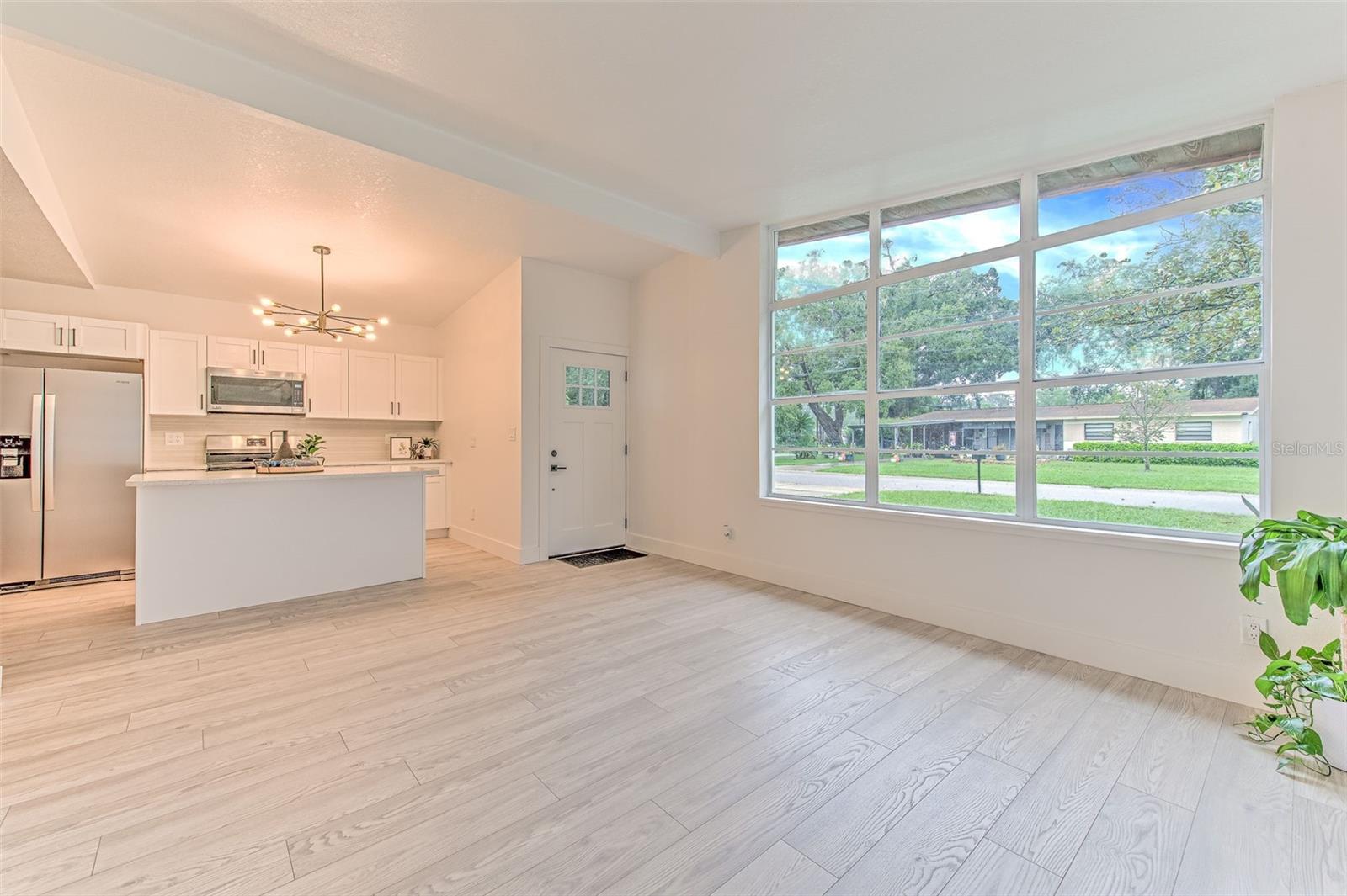507 SUTTON PL — photo 11