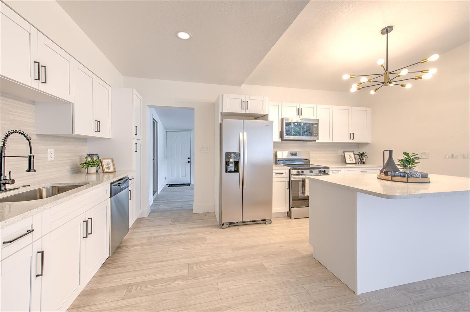 507 SUTTON PL — photo 14