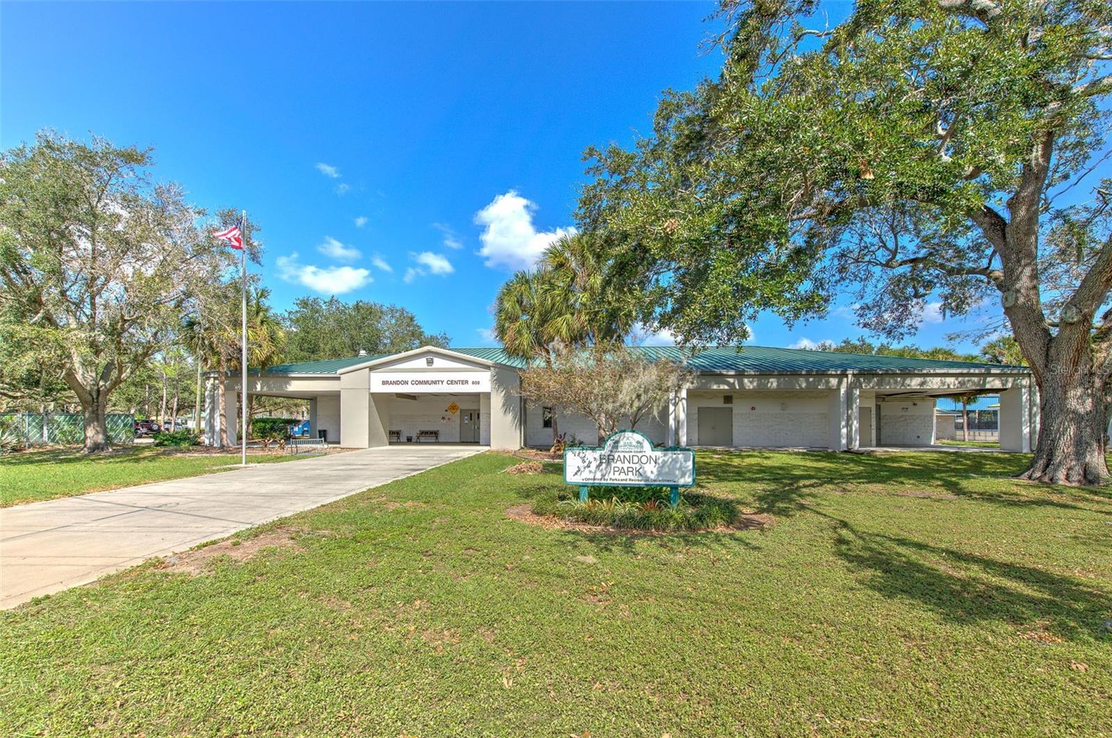 507 SUTTON PL — photo 40