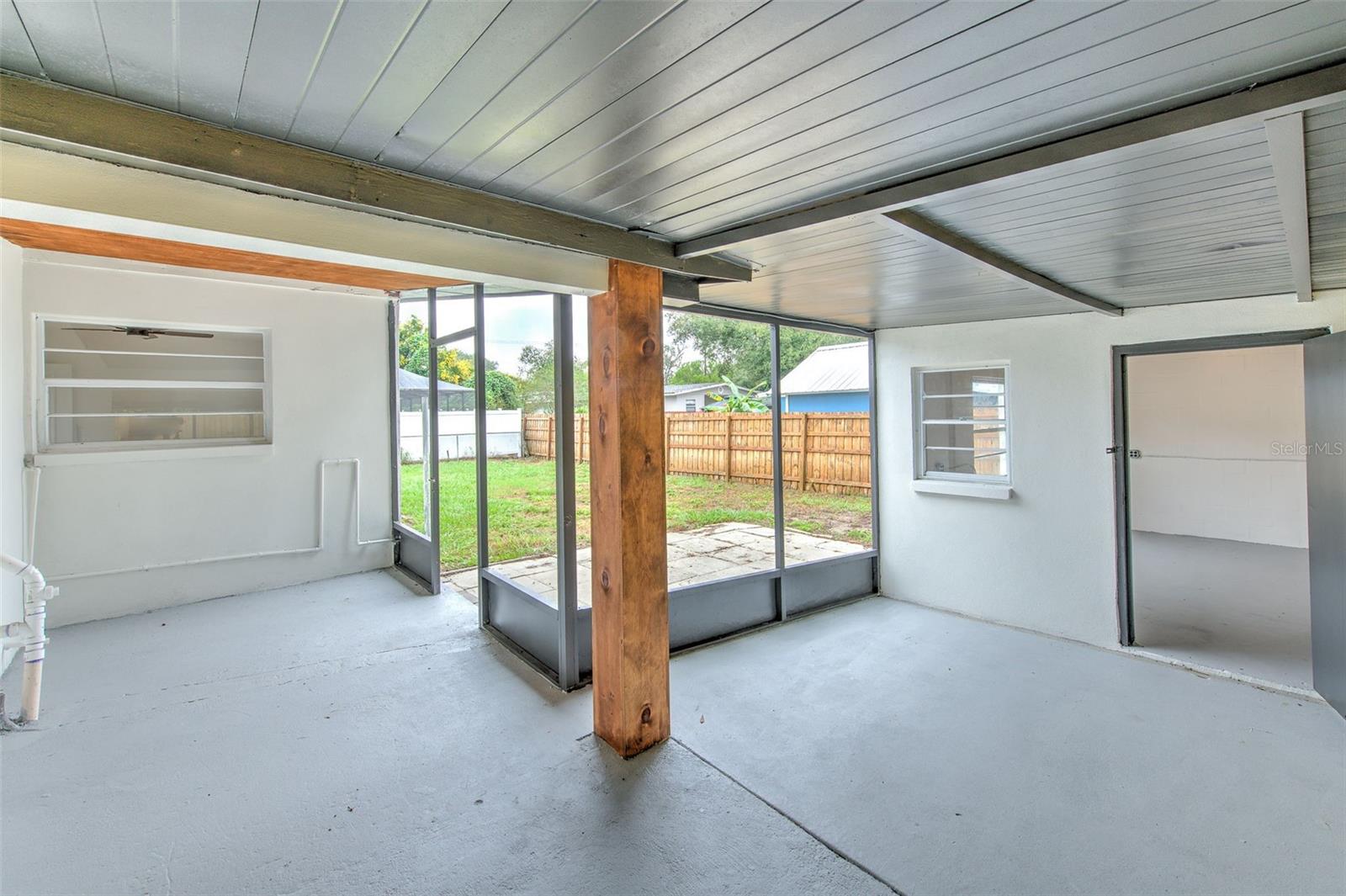 507 SUTTON PL — photo 36