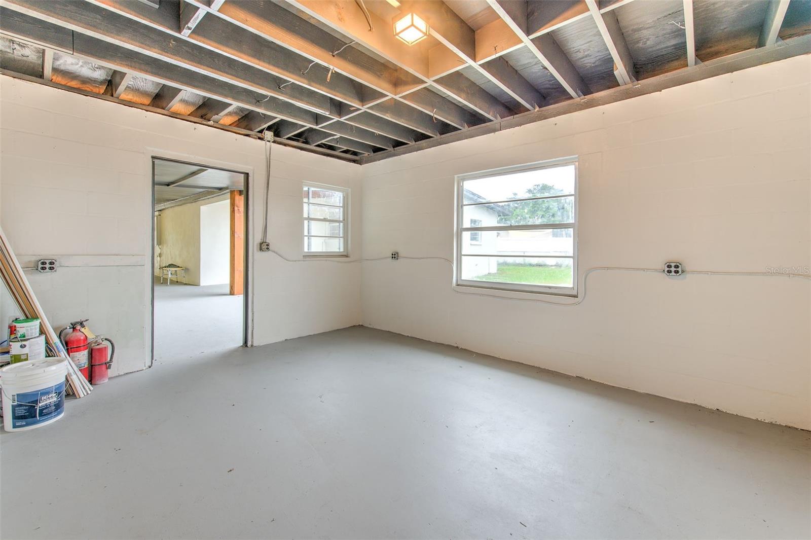 507 SUTTON PL — photo 38