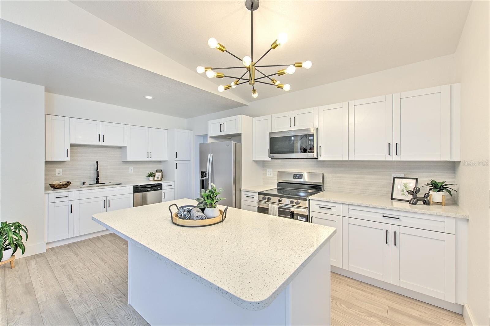 507 SUTTON PL — photo 10