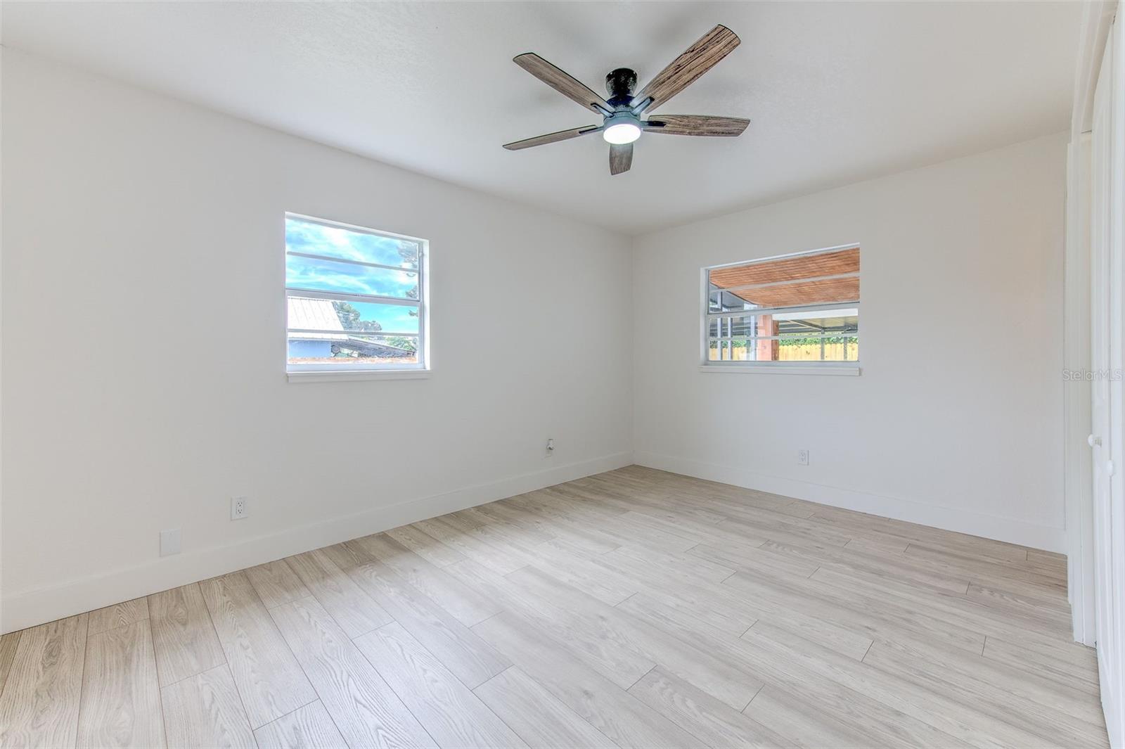507 SUTTON PL — photo 17
