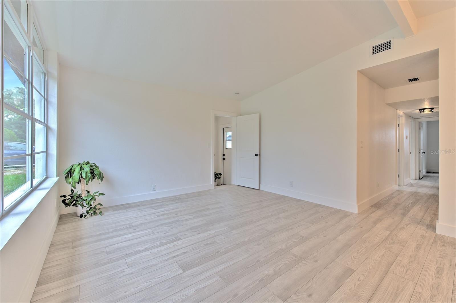 507 SUTTON PL — photo 16
