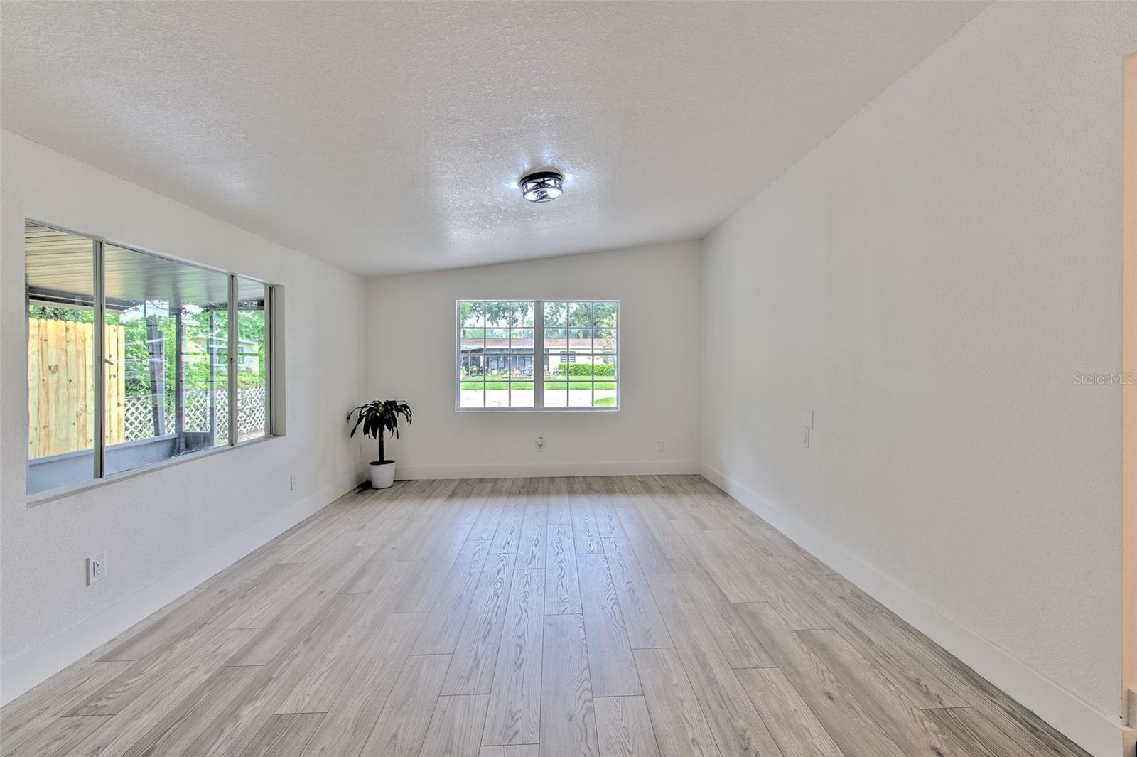 507 SUTTON PL — photo 7