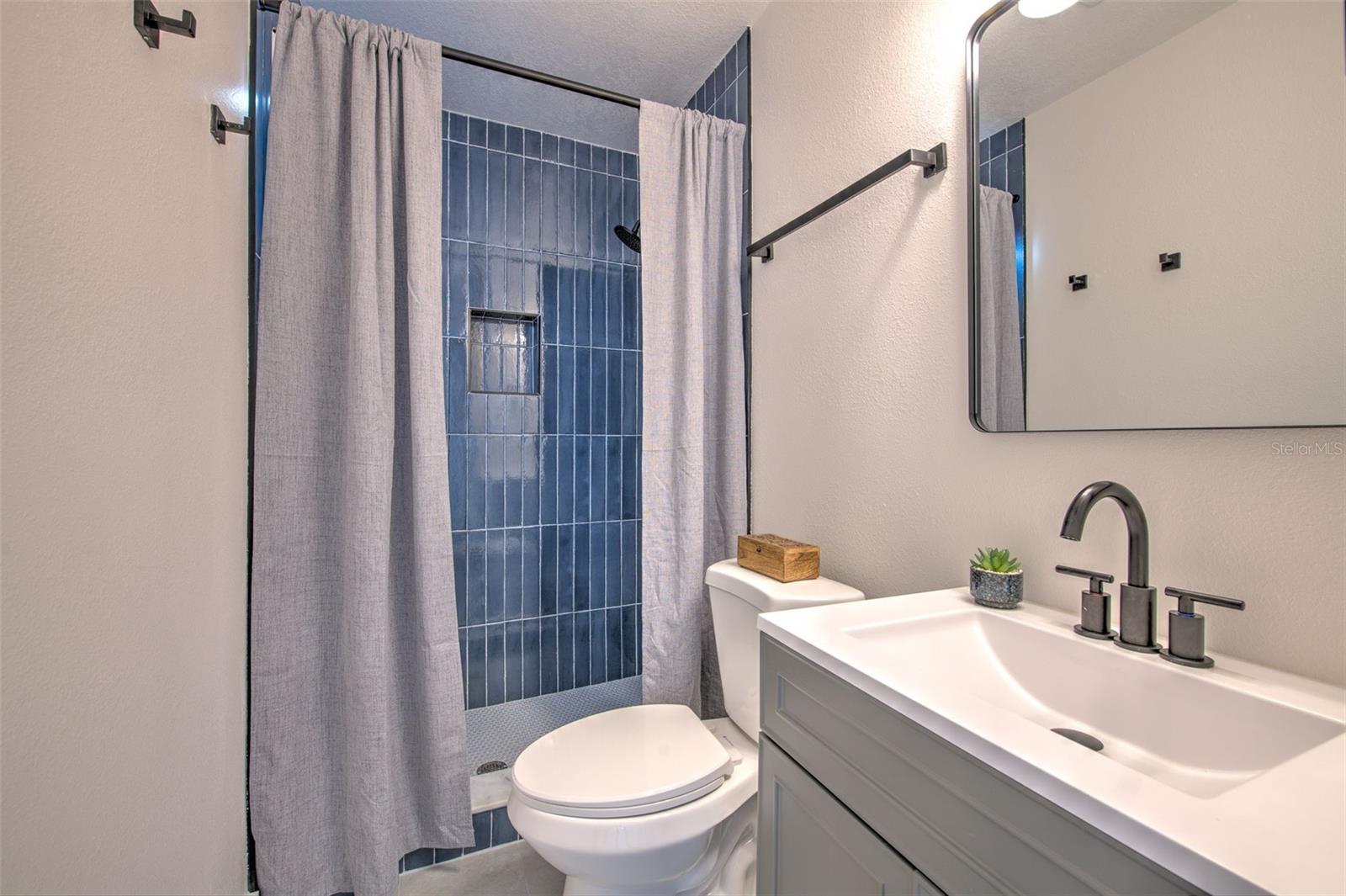 507 SUTTON PL — photo 20