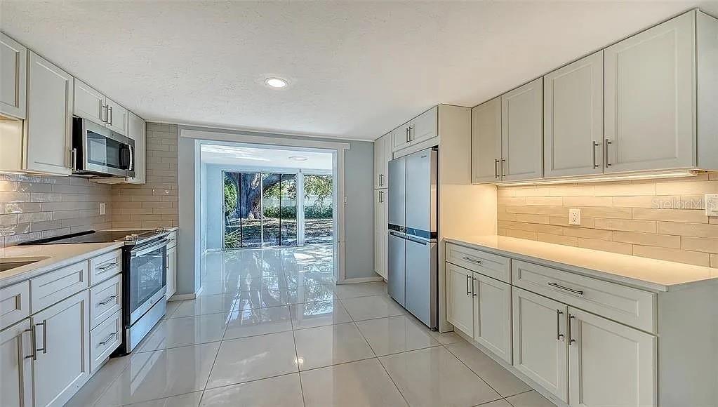 5529 NUTMEG AVE — photo 3