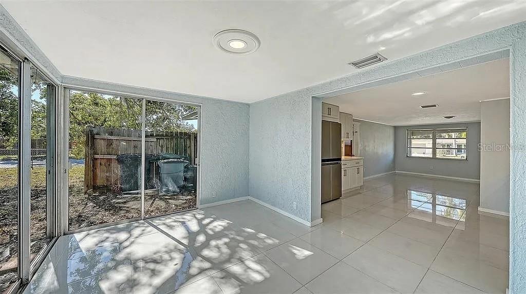 5529 NUTMEG AVE — photo 13