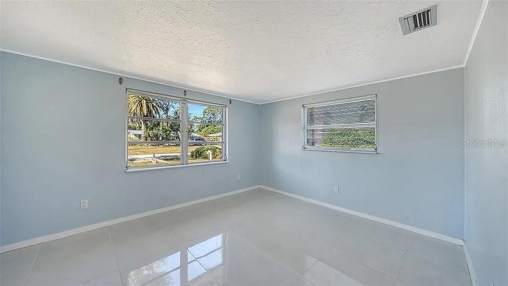 5529 NUTMEG AVE — photo 18