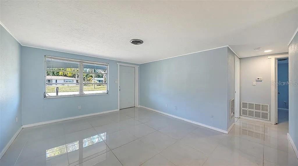 5529 NUTMEG AVE — photo 15