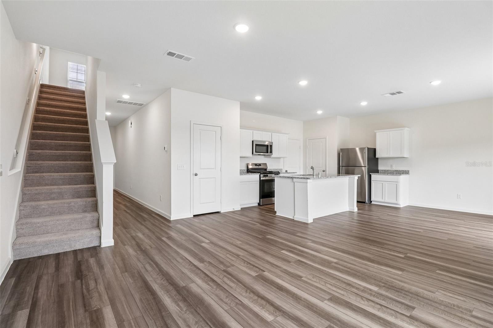 10526 CURVING CREEK — photo 27