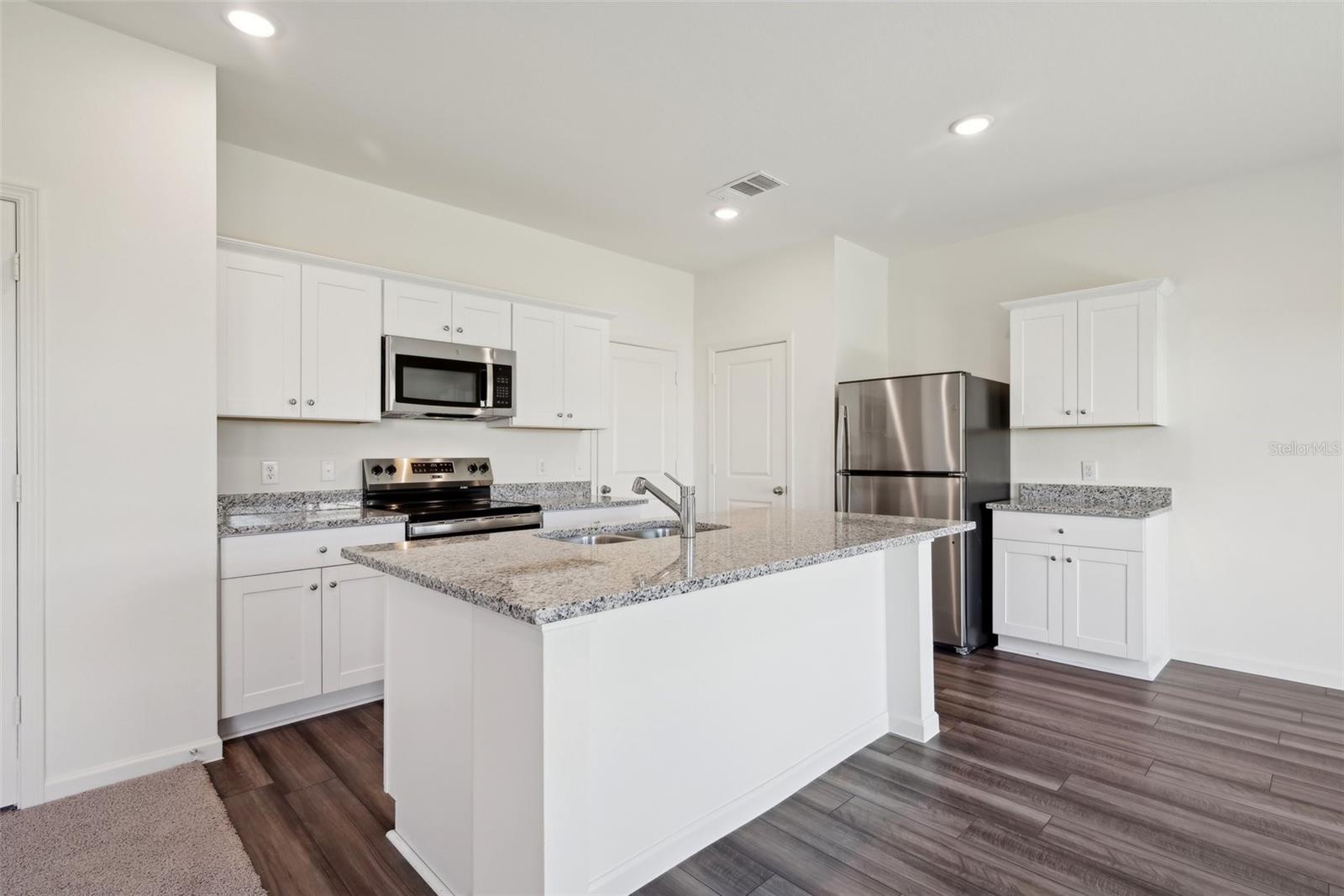 10526 CURVING CREEK — photo 33