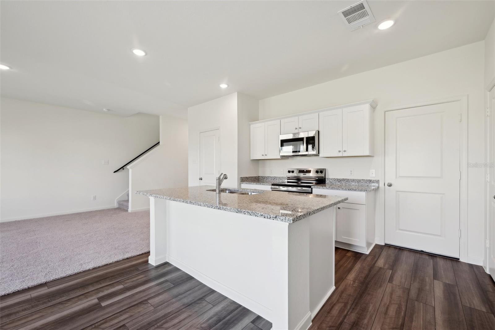 10526 CURVING CREEK — photo 35