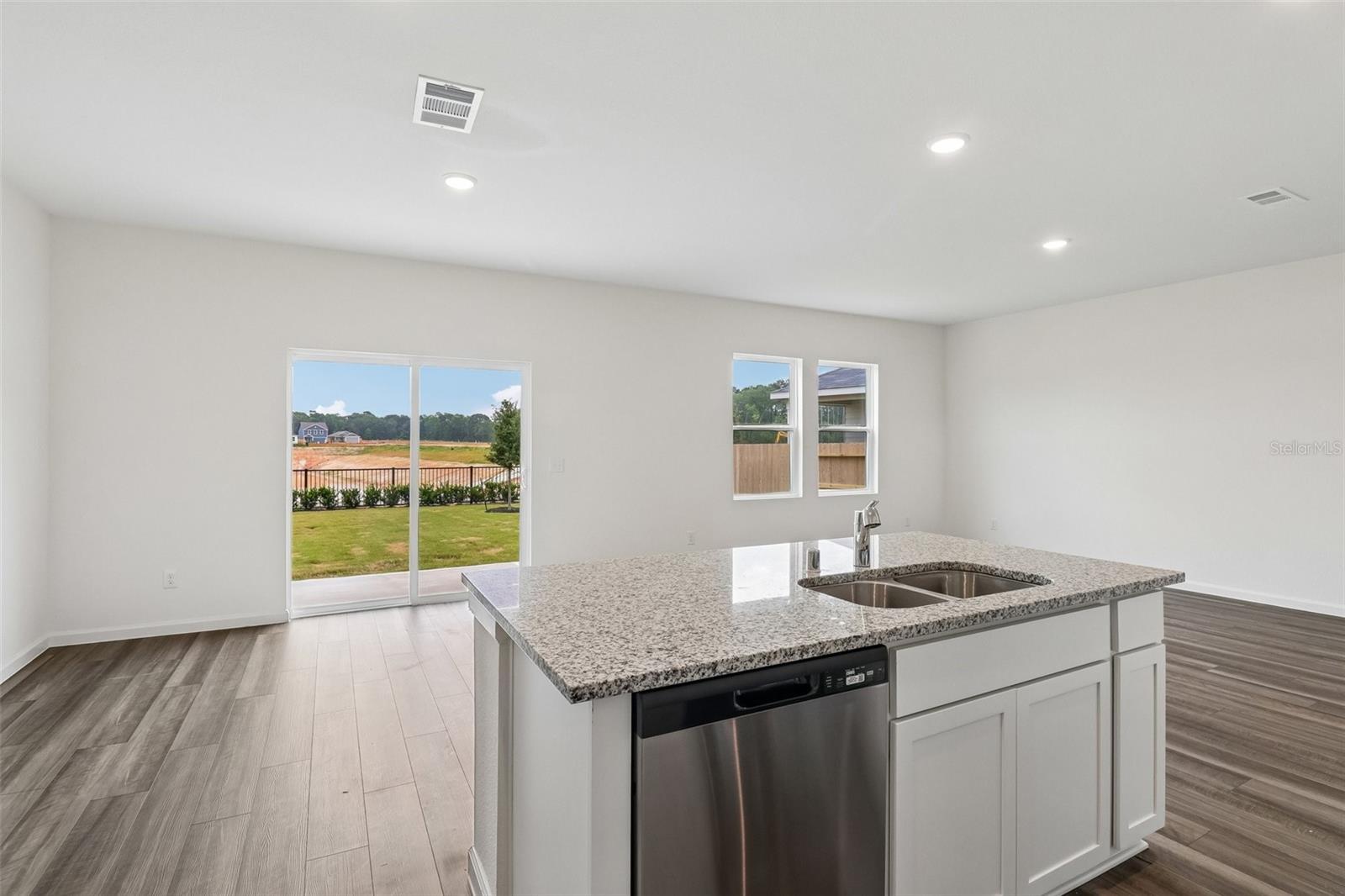 10526 CURVING CREEK — photo 32