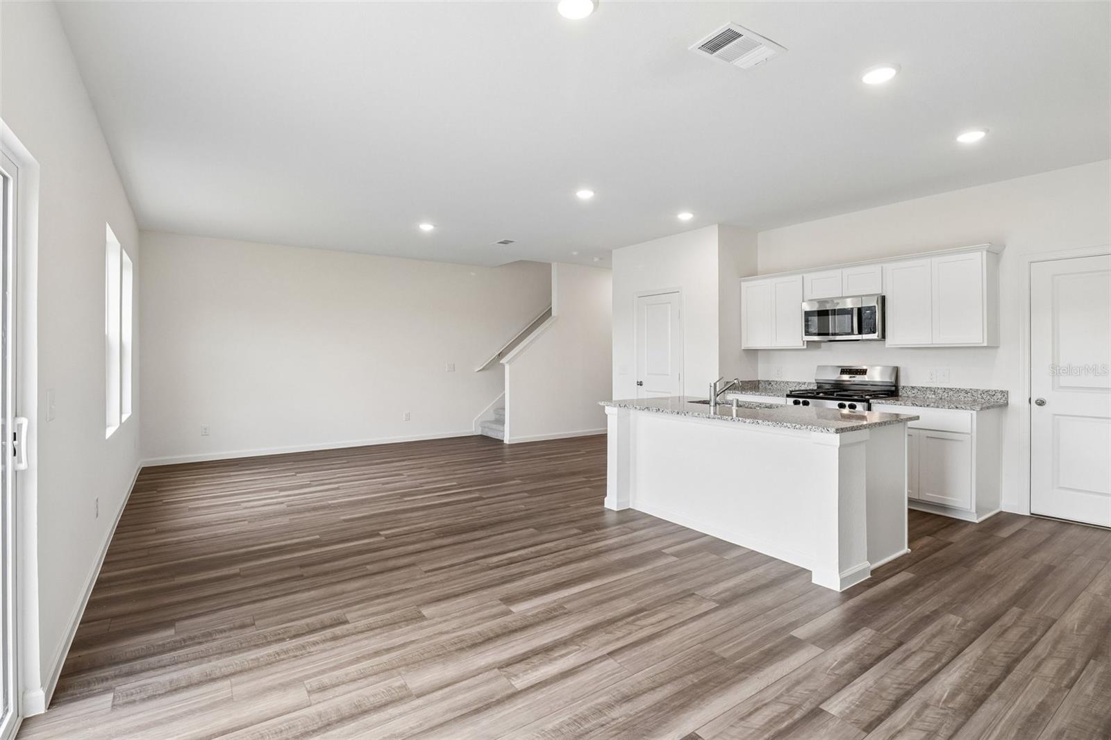 10526 CURVING CREEK — photo 38