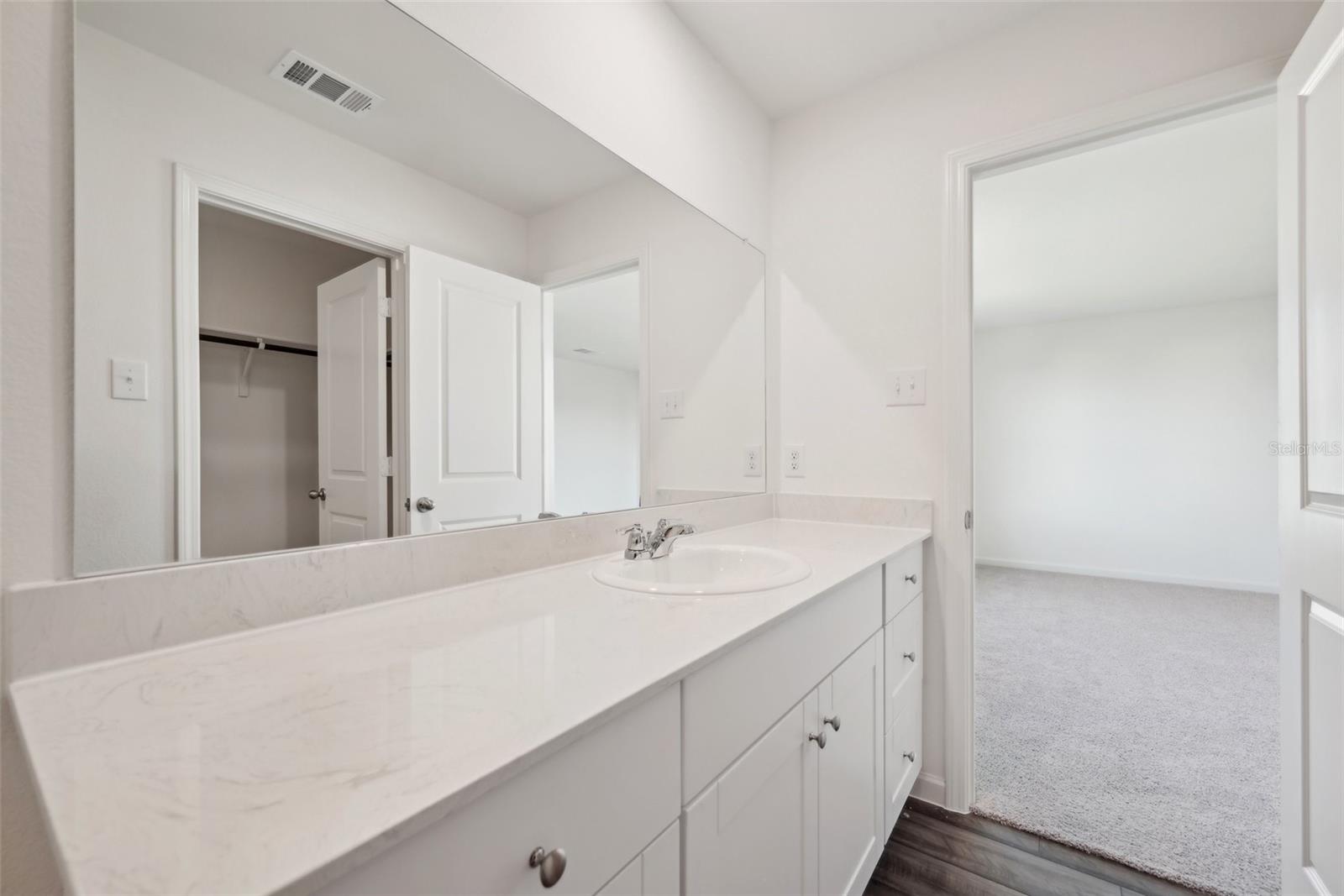 10526 CURVING CREEK — photo 54