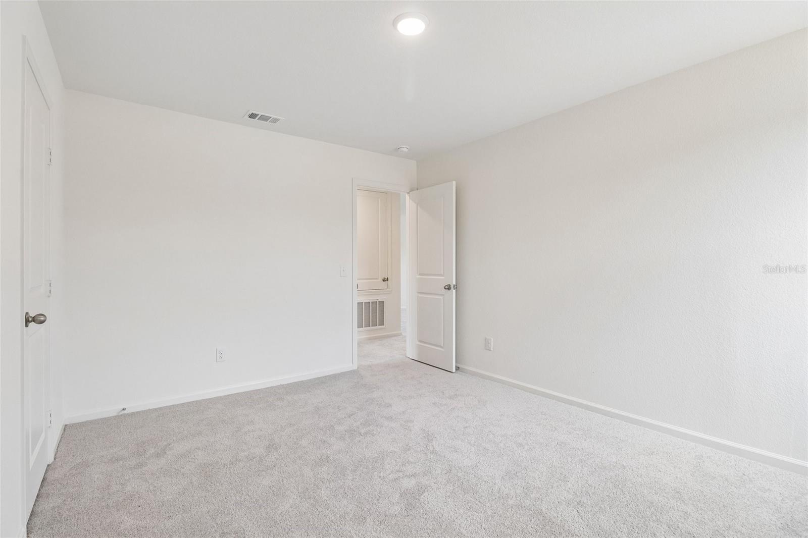 10526 CURVING CREEK — photo 8