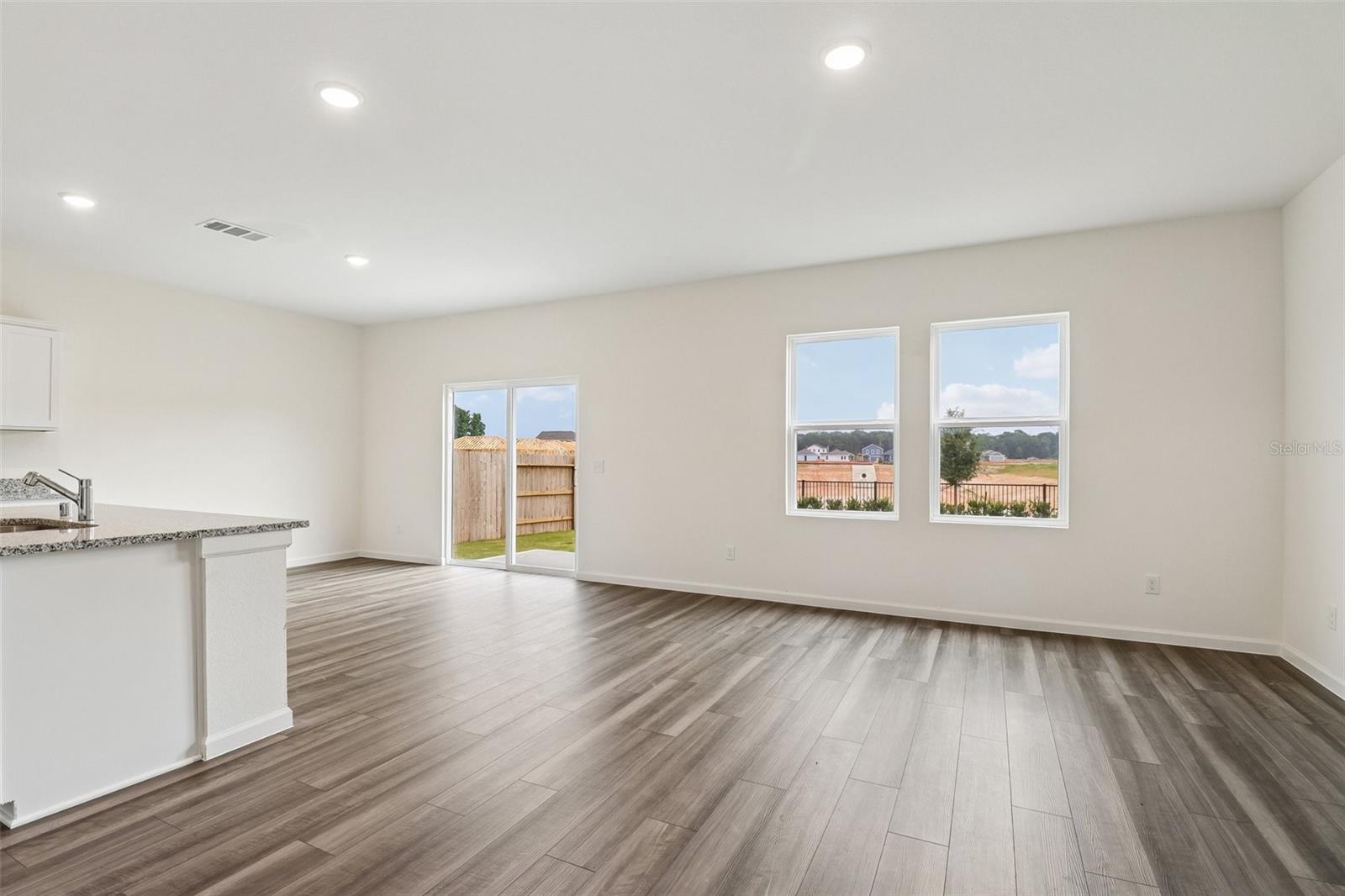 10526 CURVING CREEK — photo 28