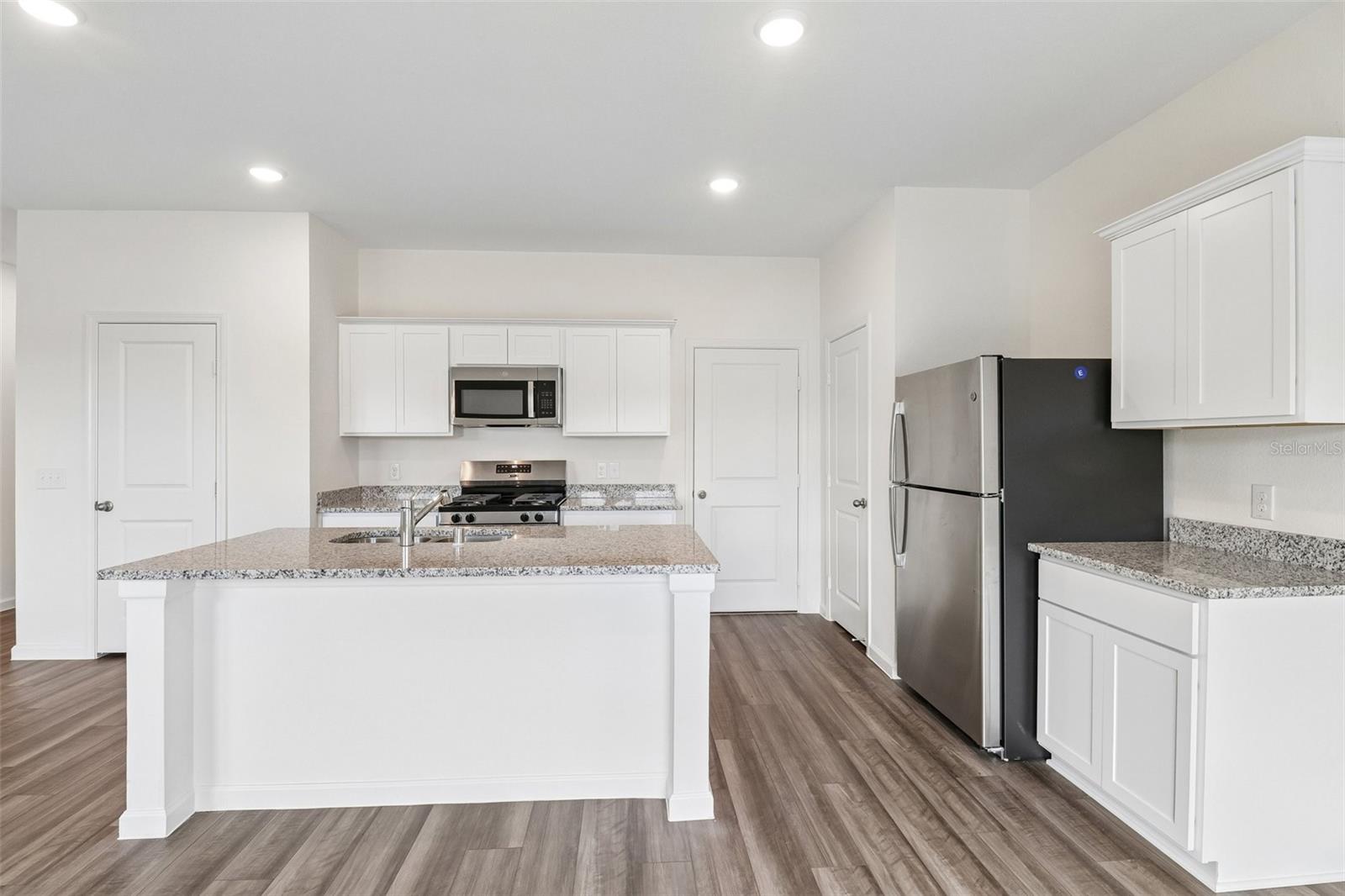 10526 CURVING CREEK — photo 36