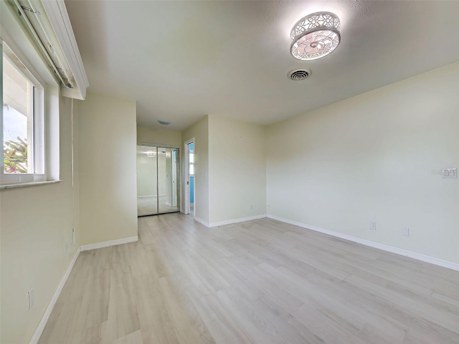 612 GLEN OAK RD — photo 37