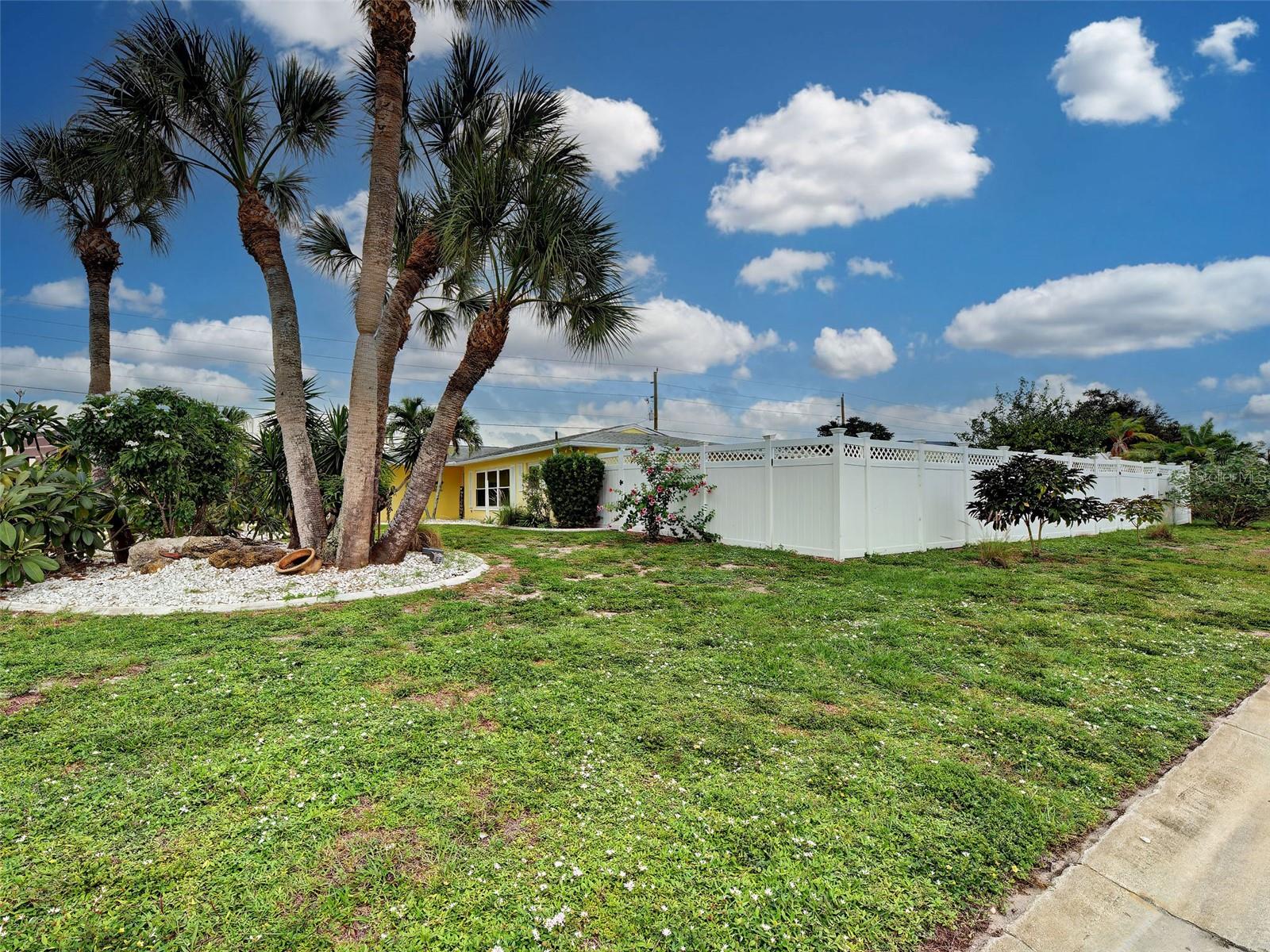 612 GLEN OAK RD — photo 5