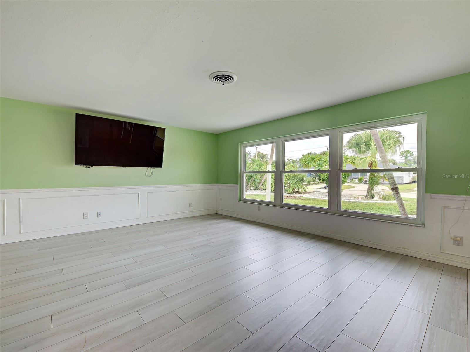 612 GLEN OAK RD — photo 8