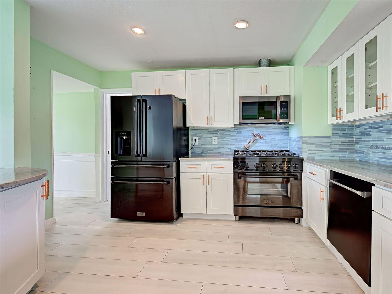 612 GLEN OAK RD — photo 13