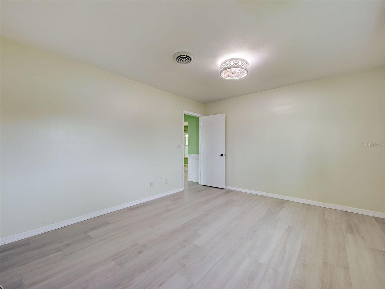 612 GLEN OAK RD — photo 40
