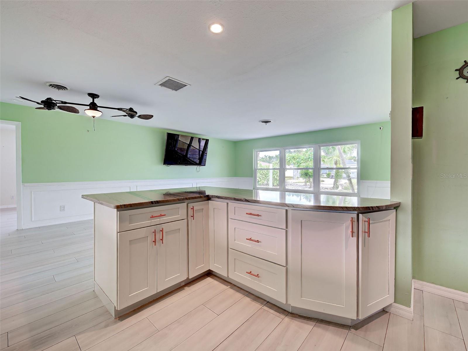 612 GLEN OAK RD — photo 15