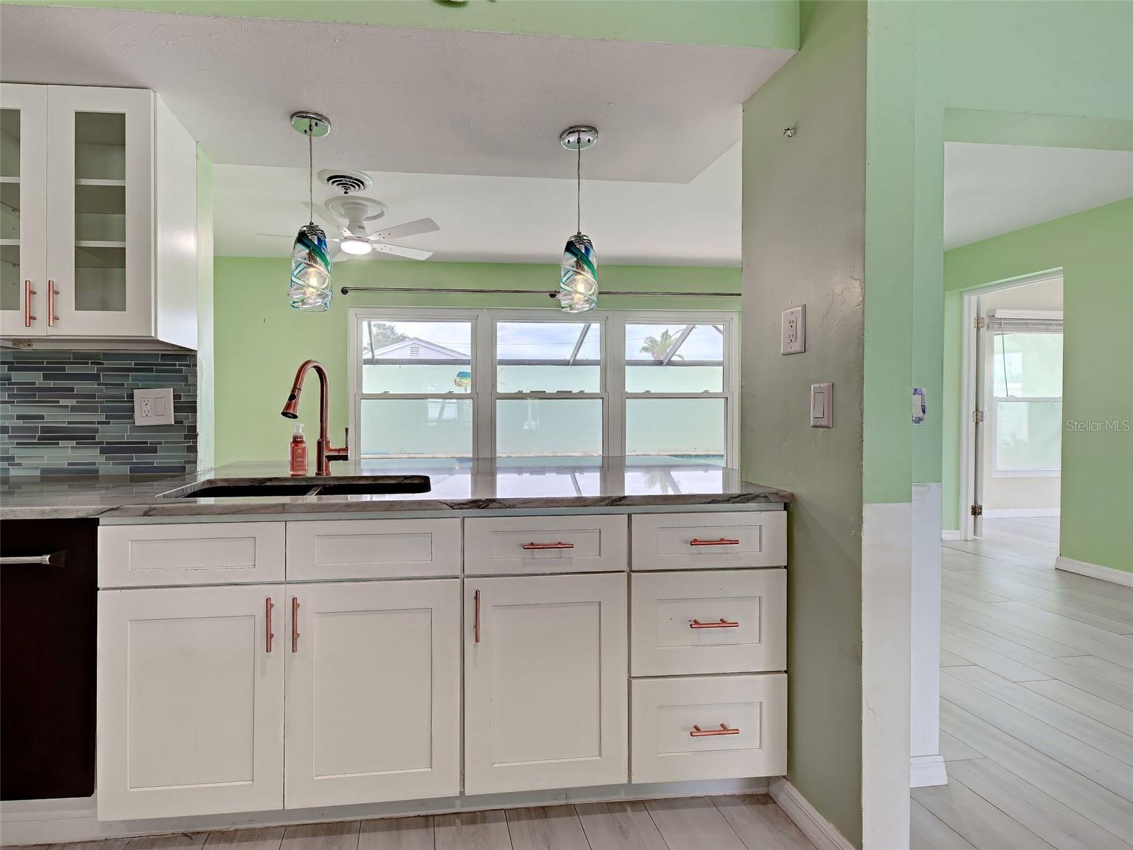 612 GLEN OAK RD — photo 16