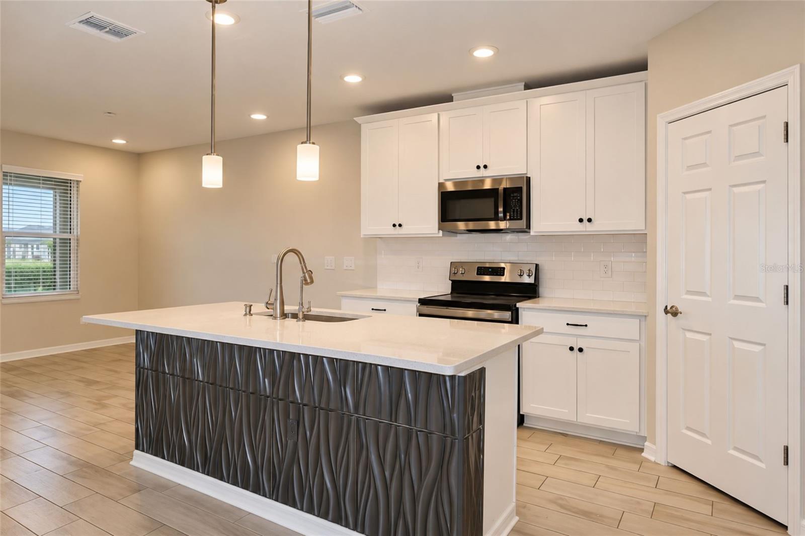 5438 TRIPOLI DR — photo 3