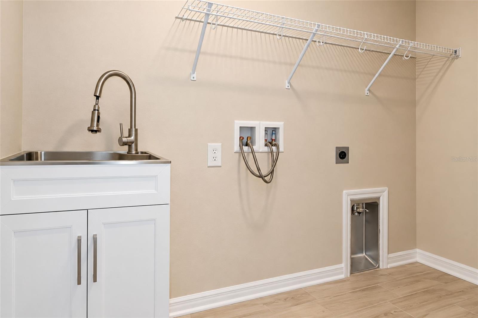 5438 TRIPOLI DR — photo 8