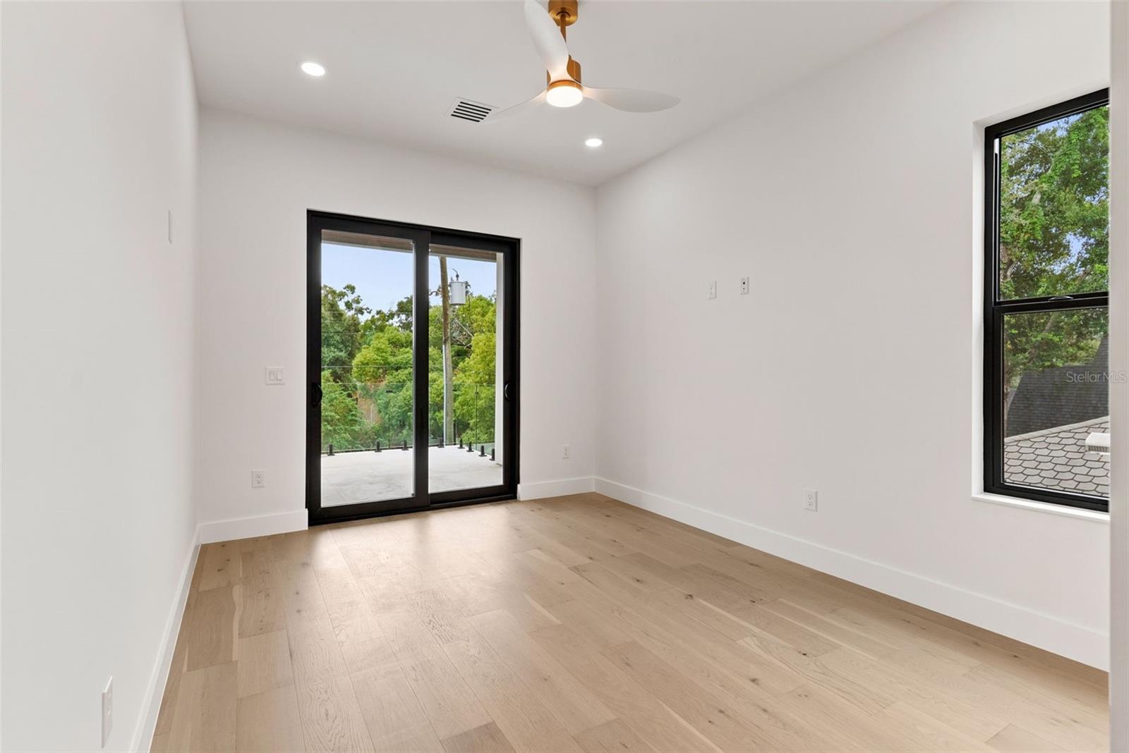 1007 W BRADDOCK ST — photo 40