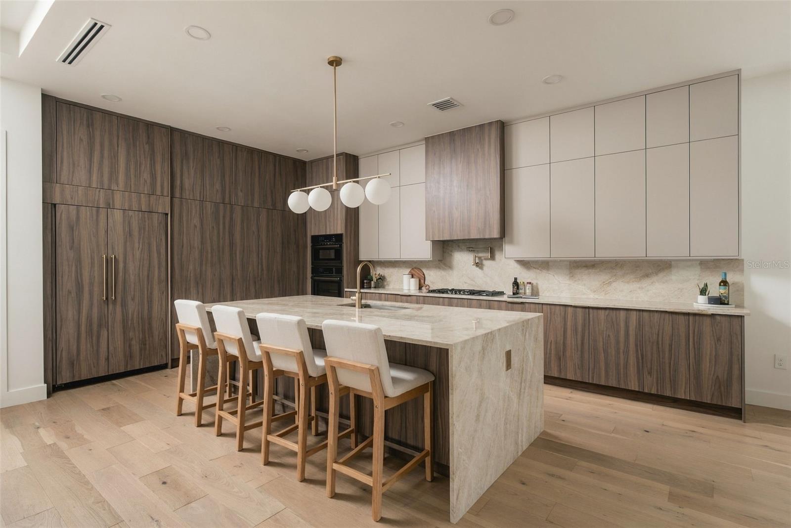 1007 W BRADDOCK ST — photo 15