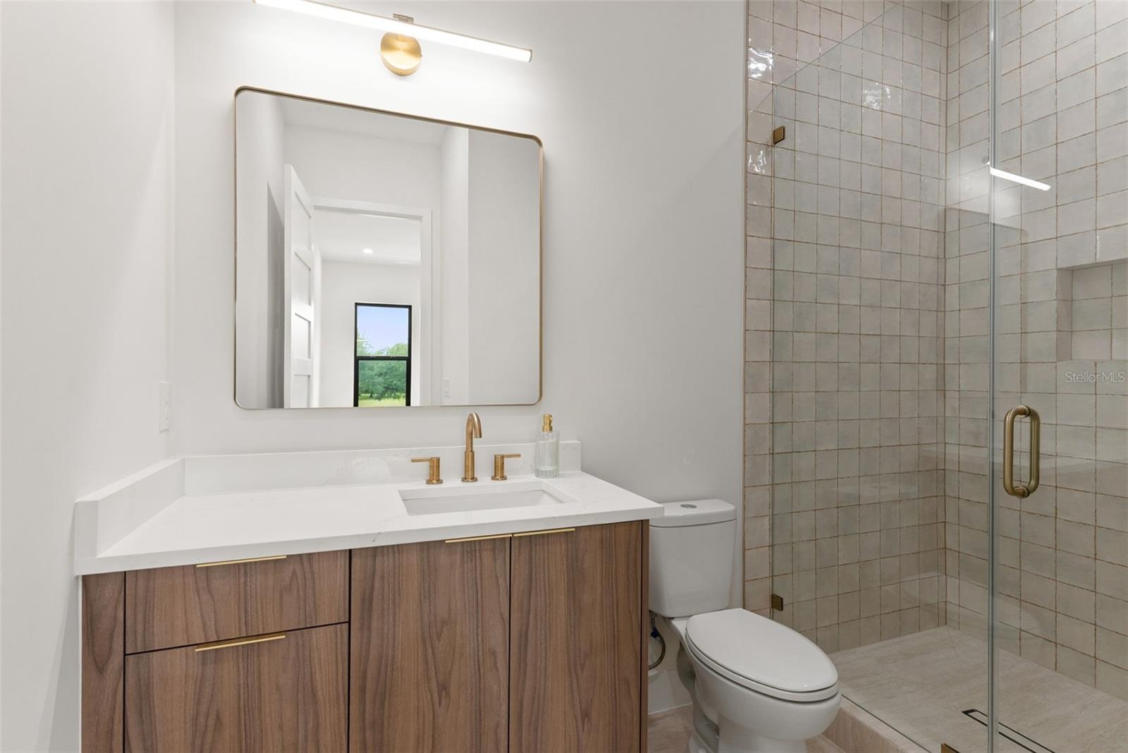 1007 W BRADDOCK ST — photo 39