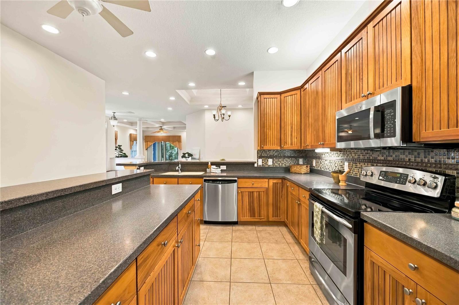 7311 EMMA RD — photo 12