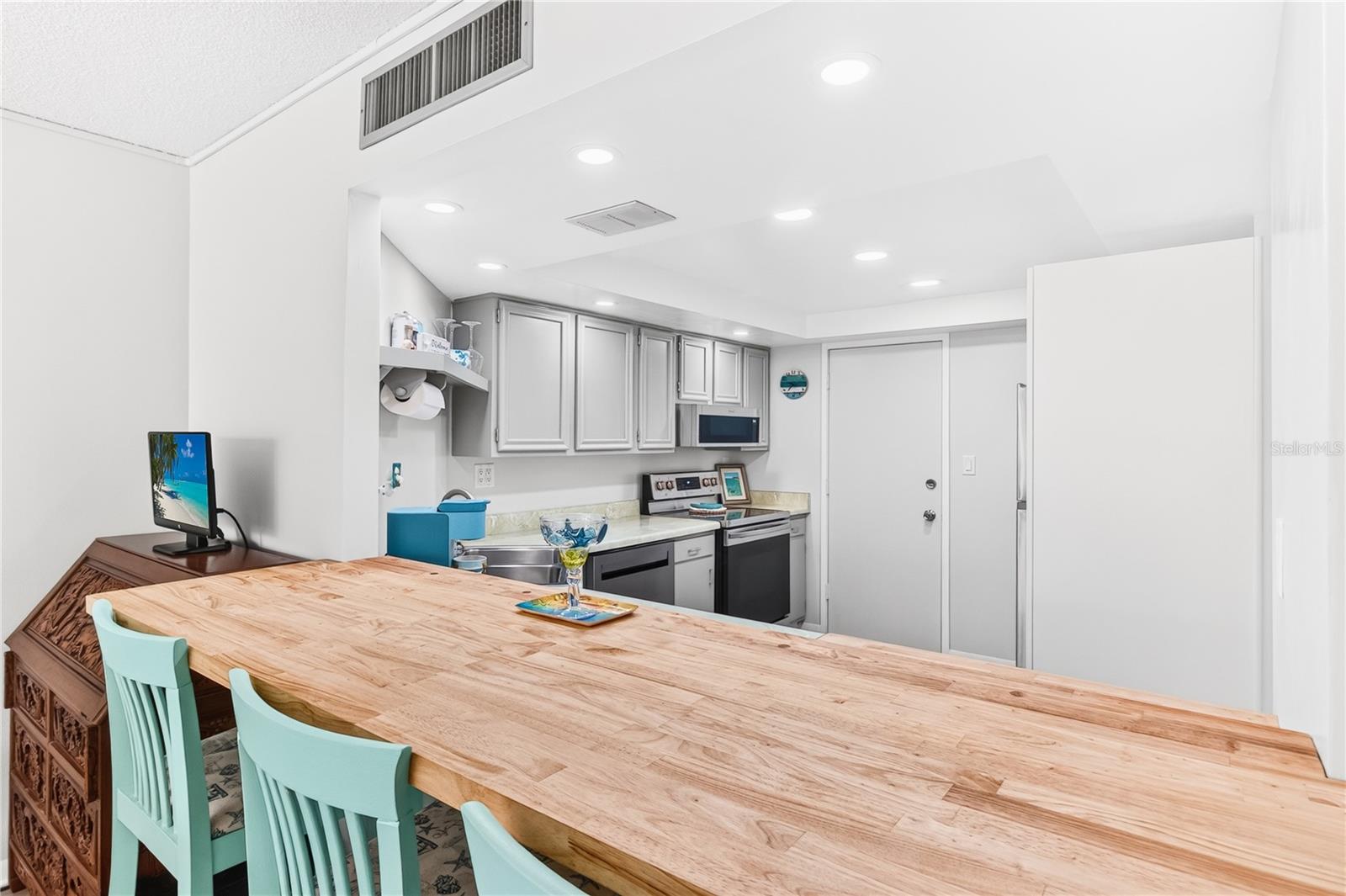 7400 SUN ISLAND DR S #203 — photo 18