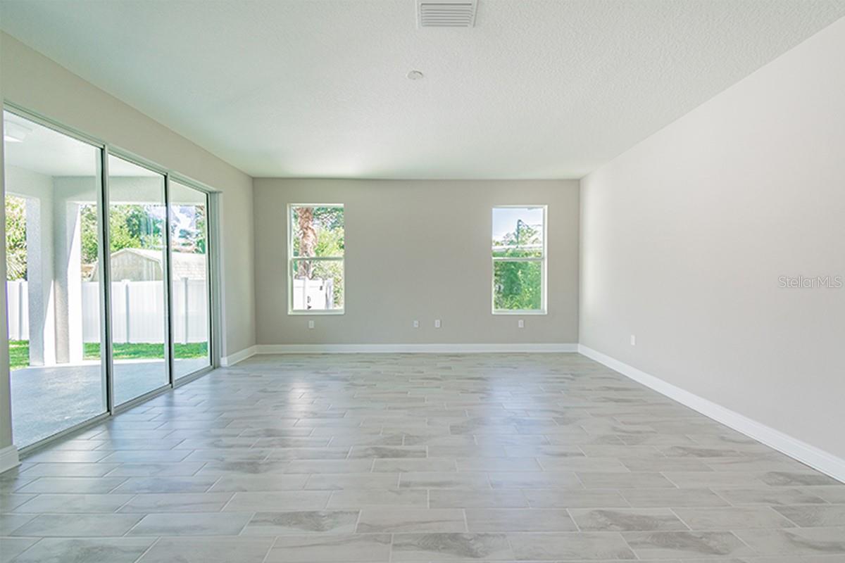 502 N BEVERLY AVE — photo 6