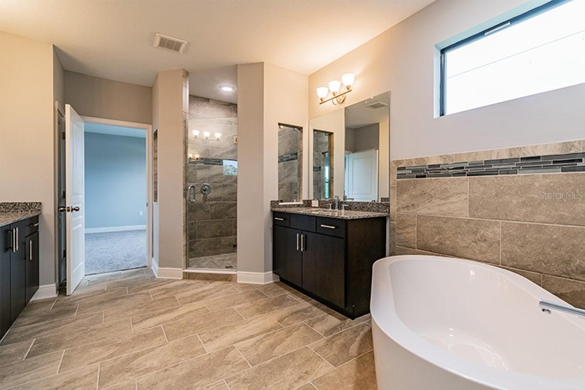 502 N BEVERLY AVE — photo 4
