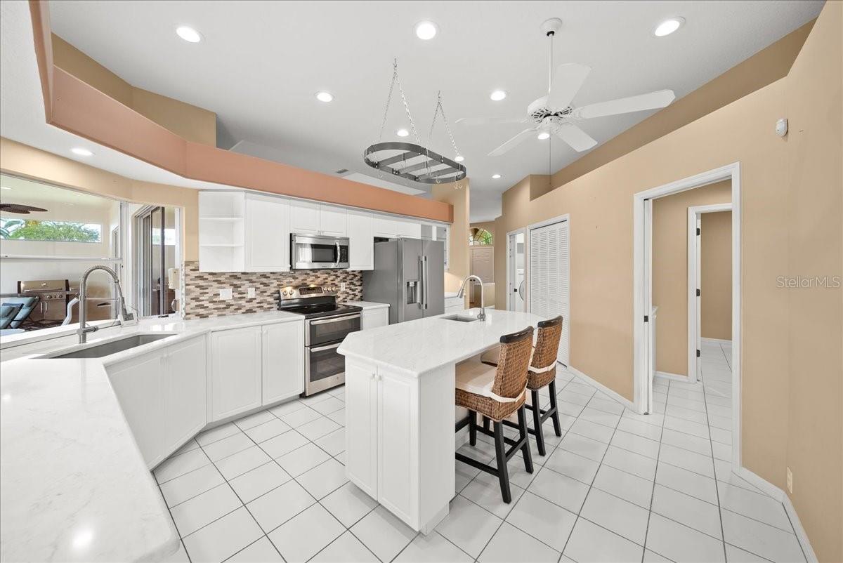 4321 PRESIDENTIAL AVENUE CIR E — photo 3