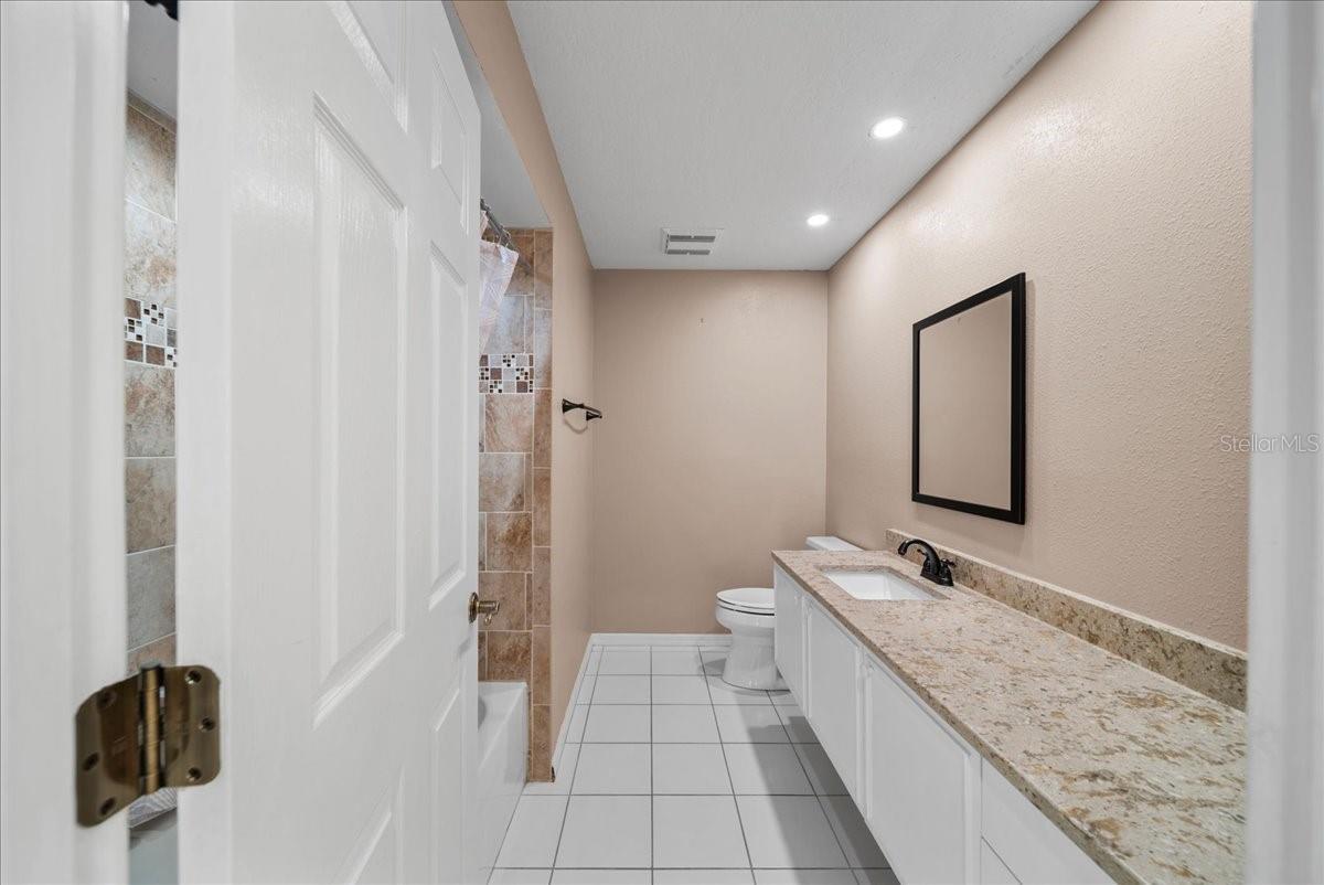 4321 PRESIDENTIAL AVENUE CIR E — photo 27