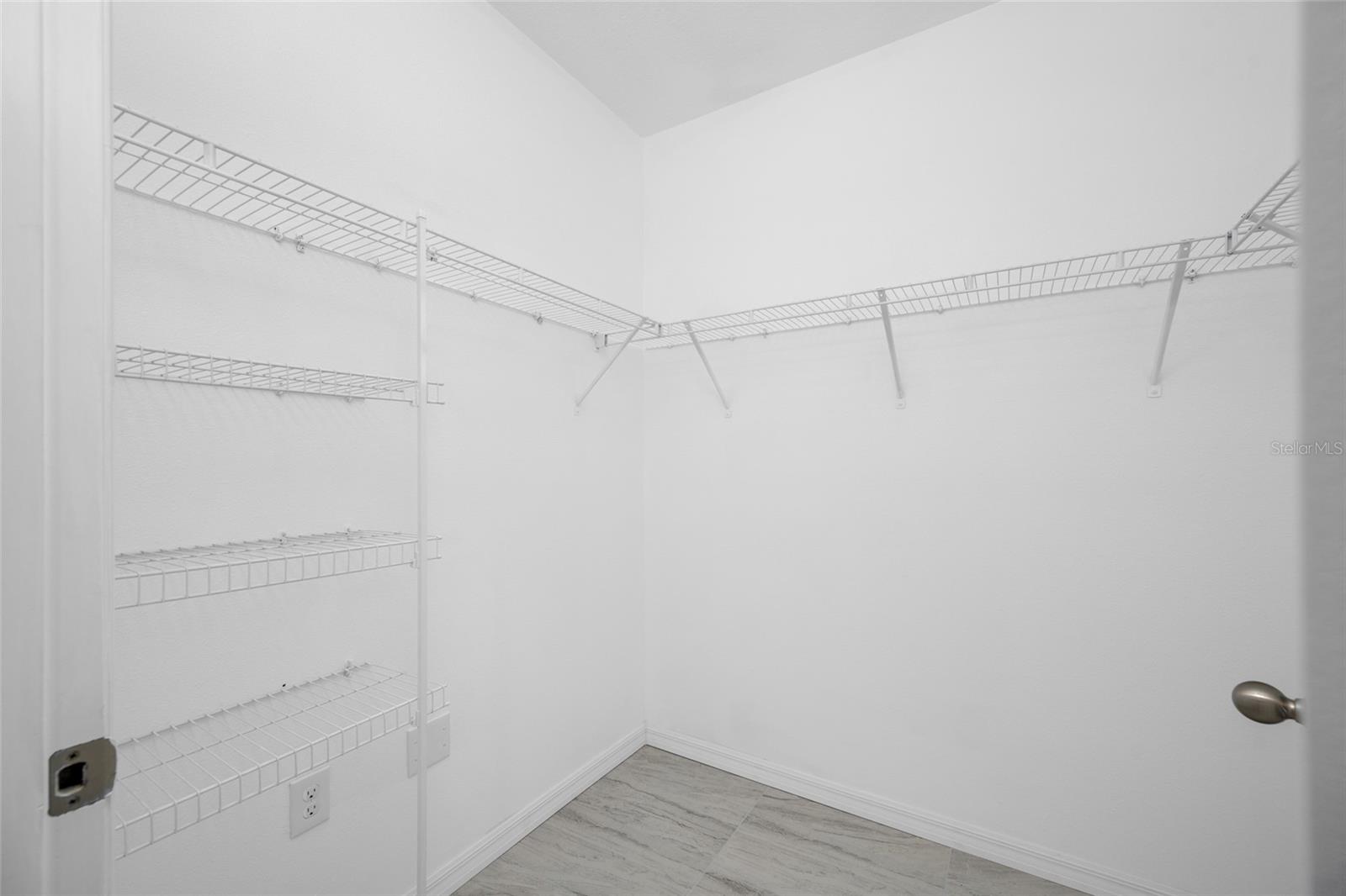 605 BLUE POINT DR — photo 20