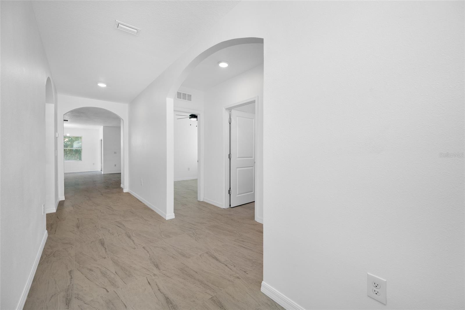 605 BLUE POINT DR — photo 25